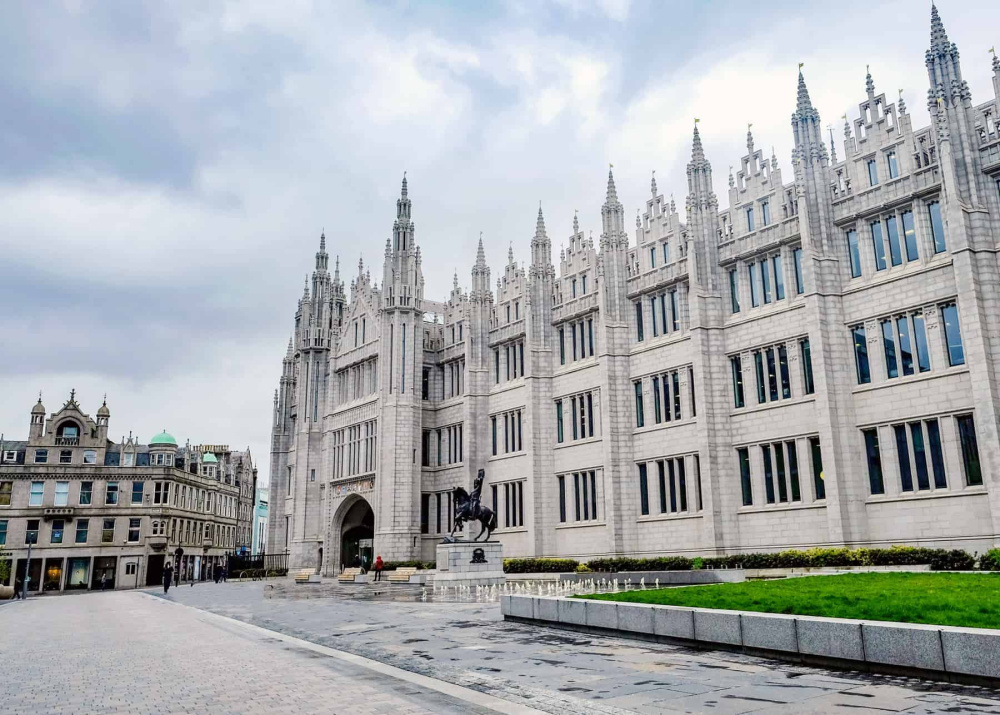 Marischal-College-Aberdeen-1.thumb.jpg.b77b95b2ad1a19c46087f5331896a2e4.jpg